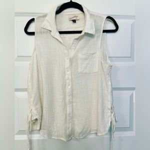 Universal Thread white top